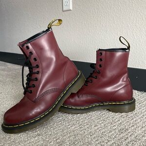 Dr.Martens 1460 smooth leather lace up boots size 8